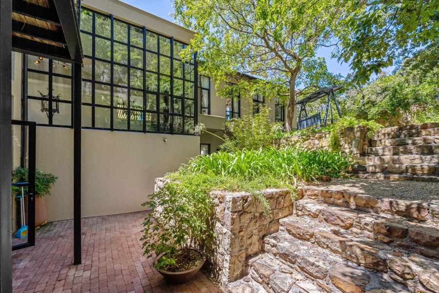 5 Bedroom Property for Sale in Oranjezicht Western Cape